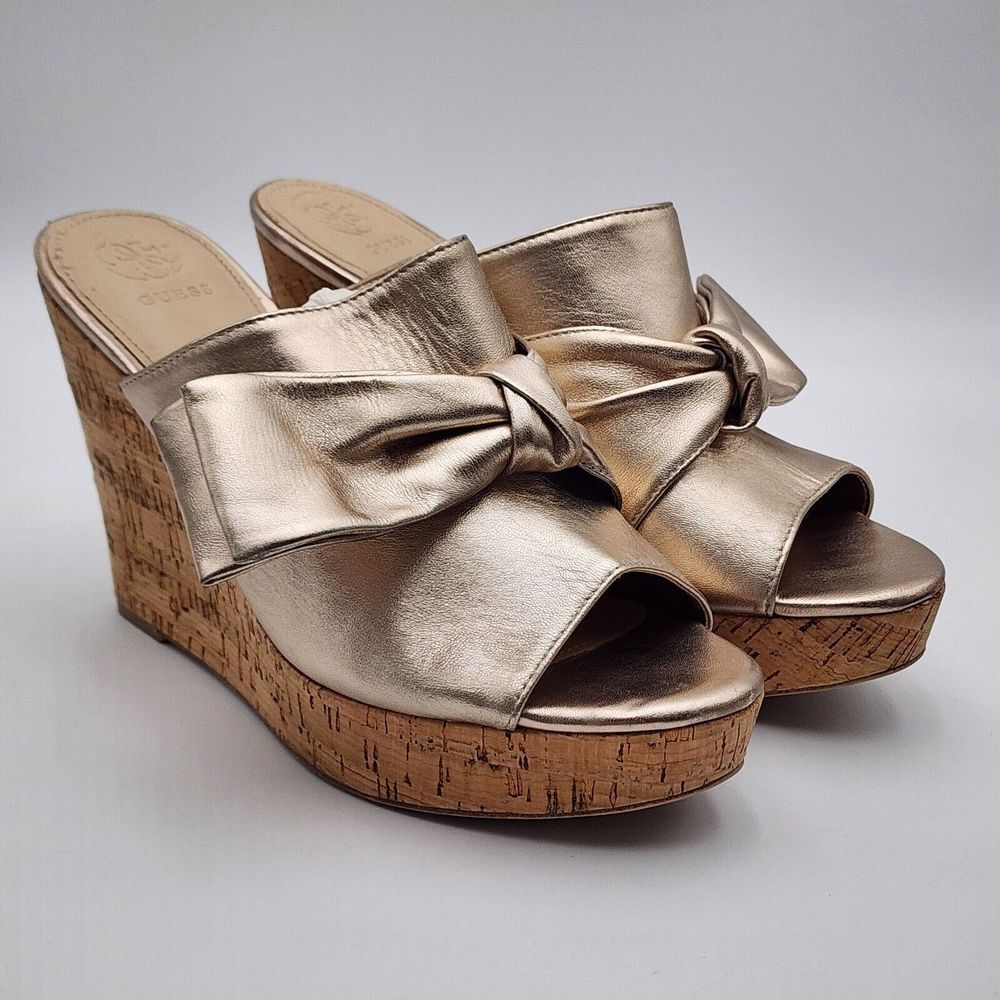 Guess Women Gold‎ Hotlove Leather Open Toe Sandals Wedge Shoes Bow Size 9.5 READ